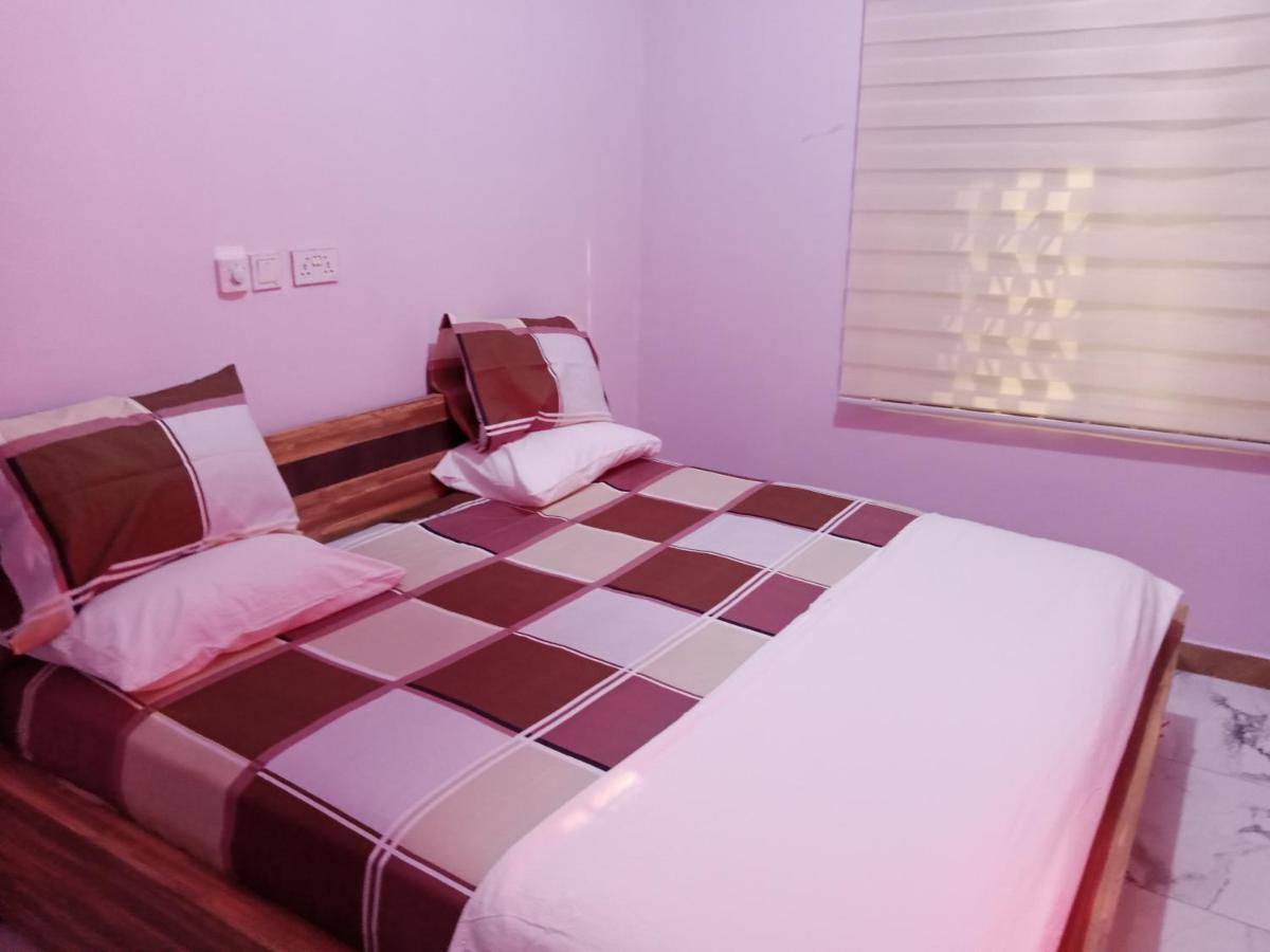 Dexxy'S Palace Hotel Koforidua Eksteriør bilde